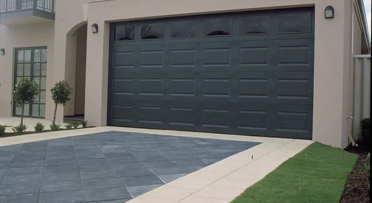 Choosing the Right Garage Door