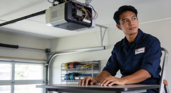 Dibalik Instalasi Pintu Garasi Otomatis yang Tahan Lama dan Anti-Rusak